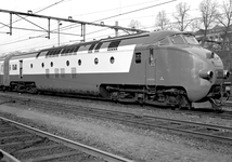 837184 Afbeelding van het diesel-electrische treinstel nr. 1001 (DE 4, serie 1000, RAm, T.E.E.) van de N.S./S.B.B. te Arnhem.